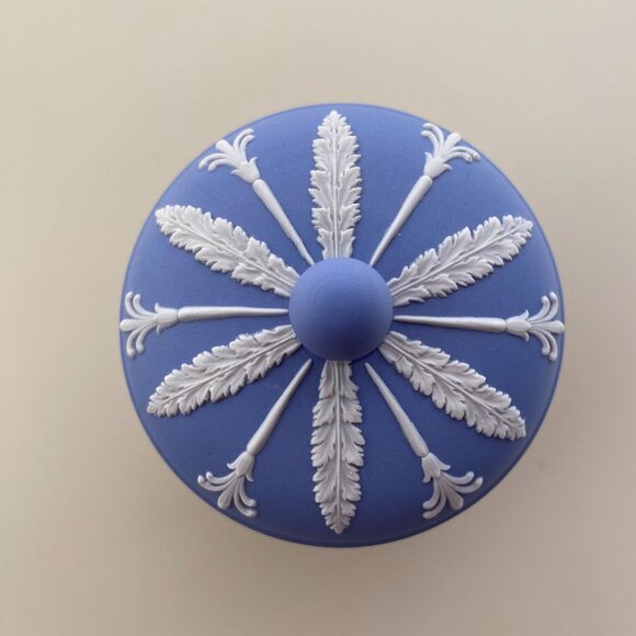Wedgwood Blue Jasperware Lidded Jar with White Motif - Picture 6 of 11